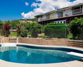 Ok Whistle Stop Bed & Breakfast - Penticton - Πισίνα