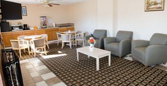 Grand View Plaza Inn & Suites - Junction City