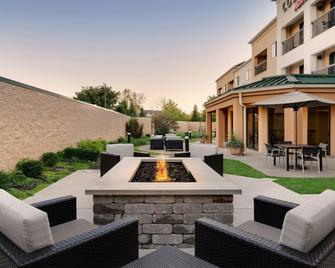 Courtyard by Marriott Indianapolis South - Indianapolis - Patio