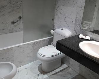 Vtz Orús Factory Hotel - Parking Muy Económico - Zaragoza - Bathroom