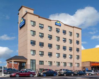 Days Inn & Suites By Wyndham Jamaica Jfk Airport - Queens - Building