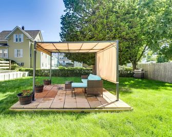 Charming Stoughton Apartment 20 Mi to Boston - Stoughton - Patio