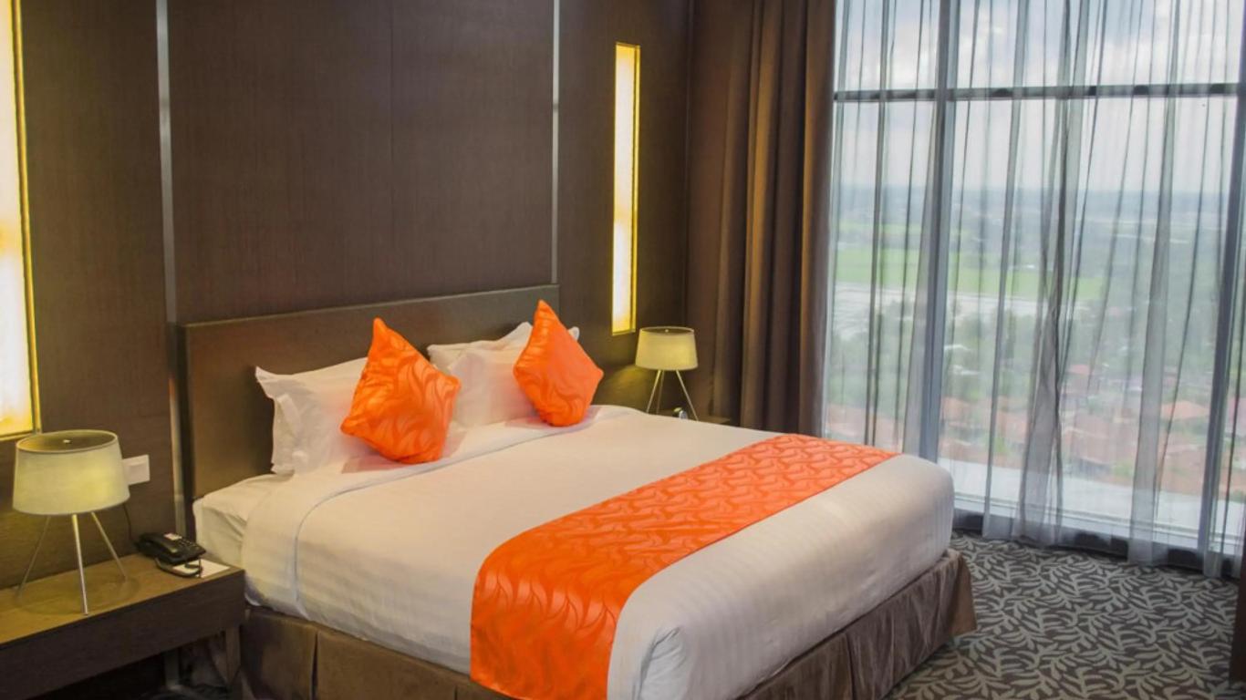 Grand Alora Hotel
