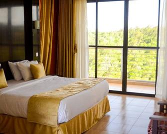 Regency Mount Kenya Hotel - Nanyuki - Bedroom