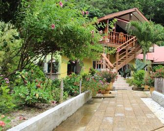 Belle Des Iles - La Digue Island - Outdoors view