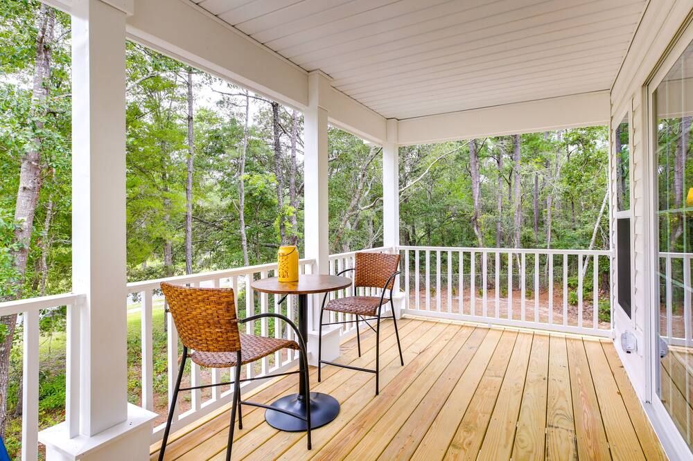 Cozy Cottage: Minutes to Downtown Southport! - Southport - Balkon