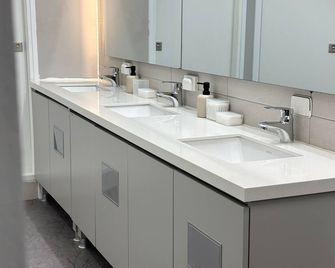 L Young Inn Capsule Hotel Myeongdong - Seul