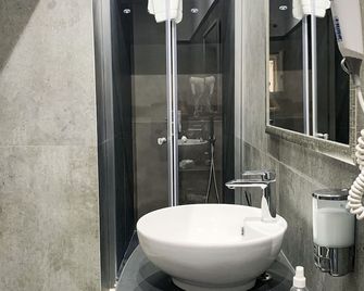 Mascalzone Latino Luxury Rooms - Napoli - Bad