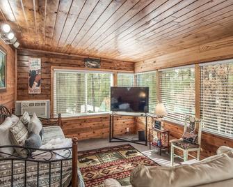 The Elk Meadow Cozy Cabin - Ruidoso - Oturma odası