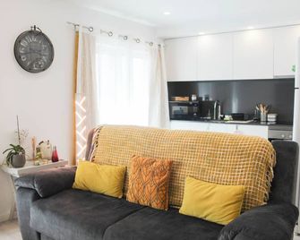 Blossom Cozy Home - Ponta Delgada - Sala de estar