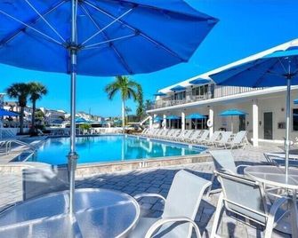 Gulf Views 2 Bed 2 Bath at Siesta Key Beach 100 Steps to the Sand - Sarasota - Pool