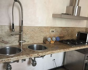 Due Papi - Savona - Kitchen