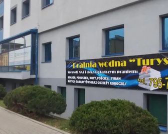 Pokoje Dom Turysty Sanok 24h - Sanok - Edificio