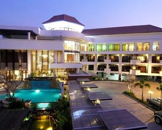 Central Place Hotel - Samut Sakhon - Edificio