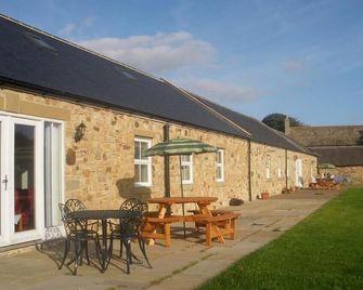 Triple Ensuite with Shower Hen House at Hamsteels Hall - Durham - Βεράντα