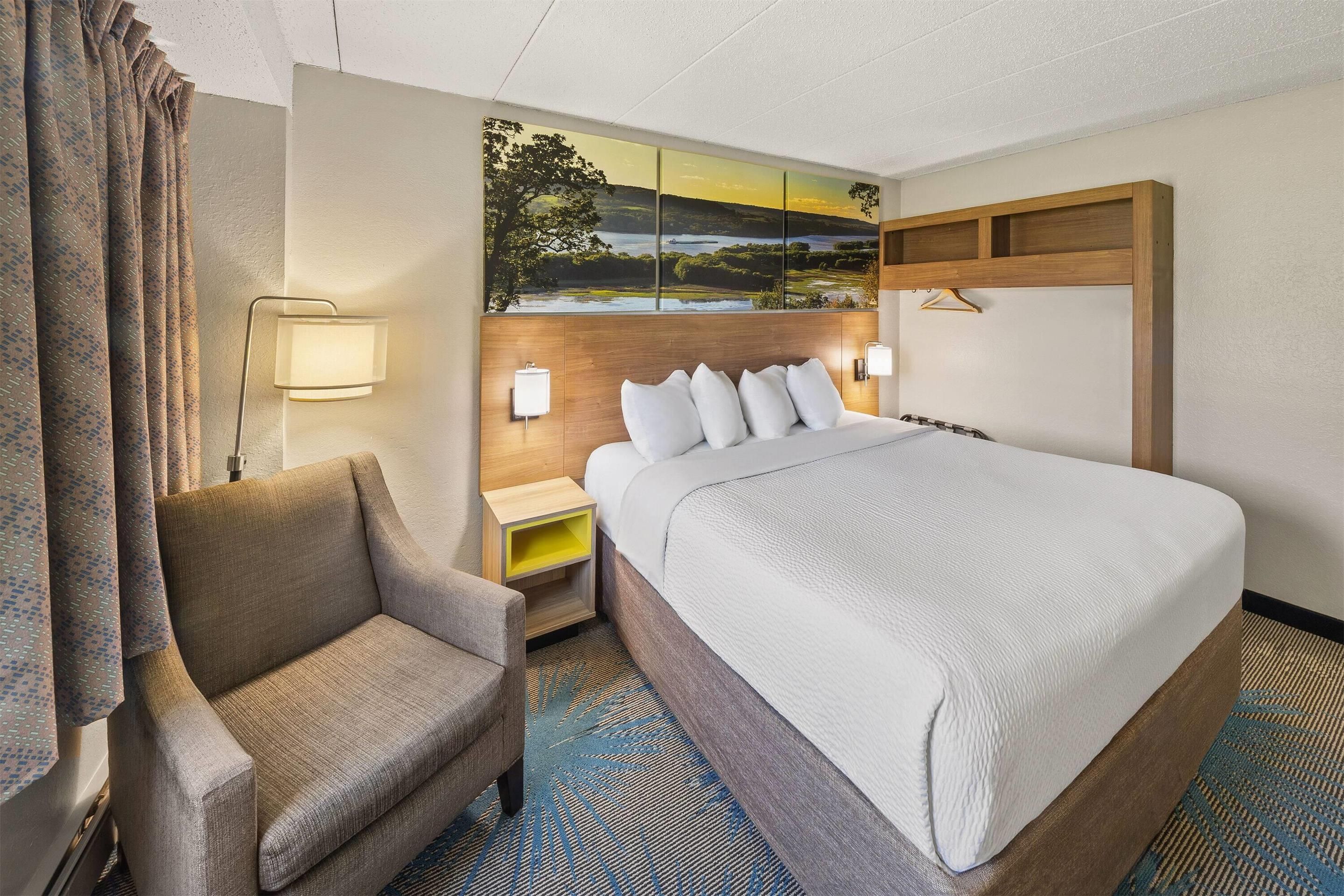 Days Inn by Wyndham Winona - Winona - Camera da letto