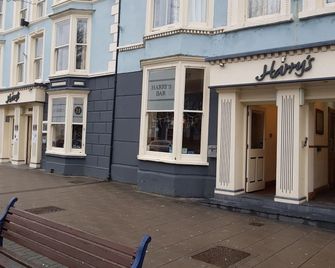 Harry's Hotel - Aberystwyth