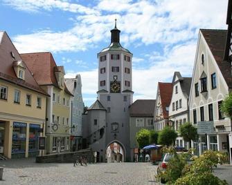Holiday apartment Burtenbach for 1 - 5 persons with 2 bedrooms - Holiday apartment - Oberwaldbach - Edificio