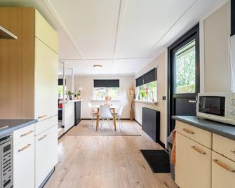 Chalet in Reutum by Almelo Nordhorn Canal - Reutum - Kitchen
