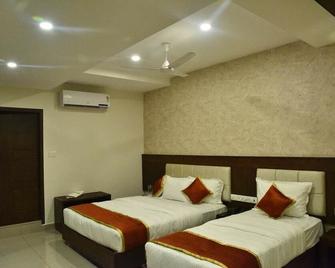 The Mount City Near Us Consulate - Chennai - Bedroom