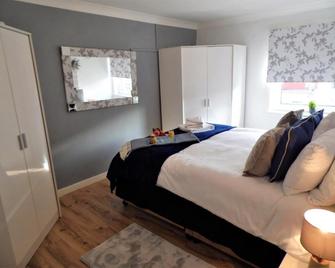 Signature - Stanfield House - Motherwell - Schlafzimmer