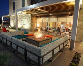 Home2 Suites by Hilton Nampa - Nampa - Bygning