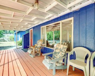 Pet-Friendly Ocean Park Rental w/ Outdoor Fire Pit - Ocean Park - Patio