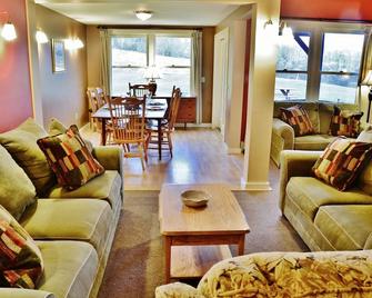 Sterling Ridge Resort - Jeffersonville - Living room