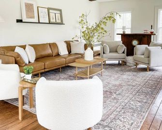 5-bed Colonial Berkshires Farmhouse, aka Grandaddy's House, Family Friendly home - New Marlborough - Living room