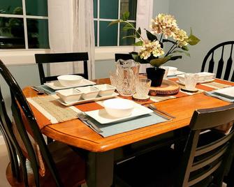 Cozy Country Living - Belton - Dining room