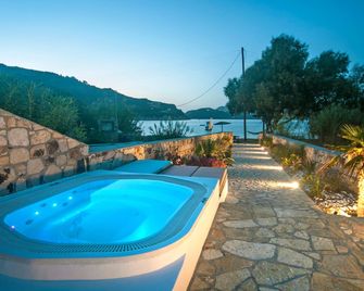 Patmos Exclusive Villas - Skala - Pool