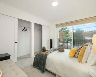 Perch - Sand Point Haven: Spacious 3BR w Parking|UW & Children's hospital - Seattle