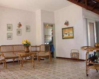 House 'The Mill' - San Vito Lo Capo (Max 8 People) - San Vito Lo Capo - Living room