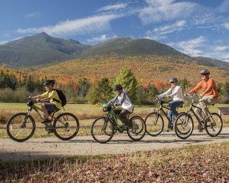 Beautiful White Mountain views and direct access to the hiking trails - Randolph