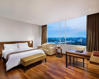 Grand Cakra Hotel - Malang - Phòng ngủ