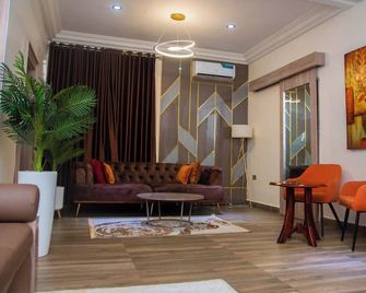 Golden Tulip Hotel -Gt31 Stadium Road - Port Harcourt - Living room