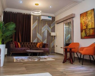 Golden Tulip Hotel -Gt31 Stadium Road - Port Harcourt - Living room