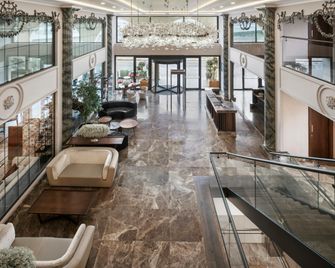 DoubleTree by Hilton Istanbul Gayrettepe - Istanbul - Balcon
