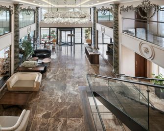 DoubleTree by Hilton Istanbul Gayrettepe - Istanbul - Lobby