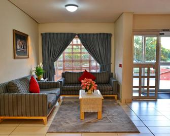Road Lodge Potchefstroom - Potchefstroom - Living room