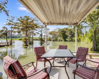 Secluded, Private Lake; Games, Fish, Kayak, Relax - Opelousas - Binnenhof