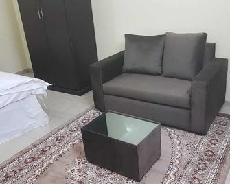 Al Eairy Furnished Apartments Hail 1 - Ha'il - Living room