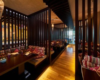 Yas Plaza Marina by IHG - Abu Dabi - Restaurante