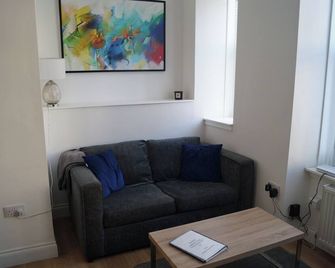 Excellent One Bedroom Apartment Dundee - Dundee - Living room