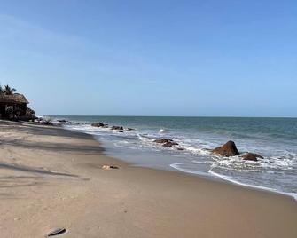 Ecolodge Gnilman - Palmarin - Beach