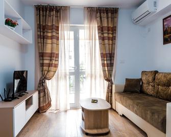 Luxury Apartments Newton By Glam - Iași - Sala de estar