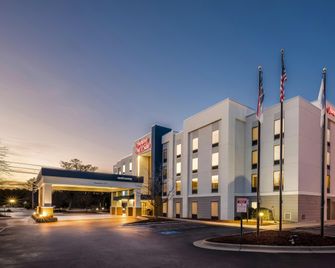 Hampton Inn & Suites Wilson-I-95 - Wilson - Будівля