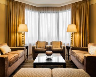 Intercontinental Hotels Adelaide By IHG - Adelaide - Olohuone