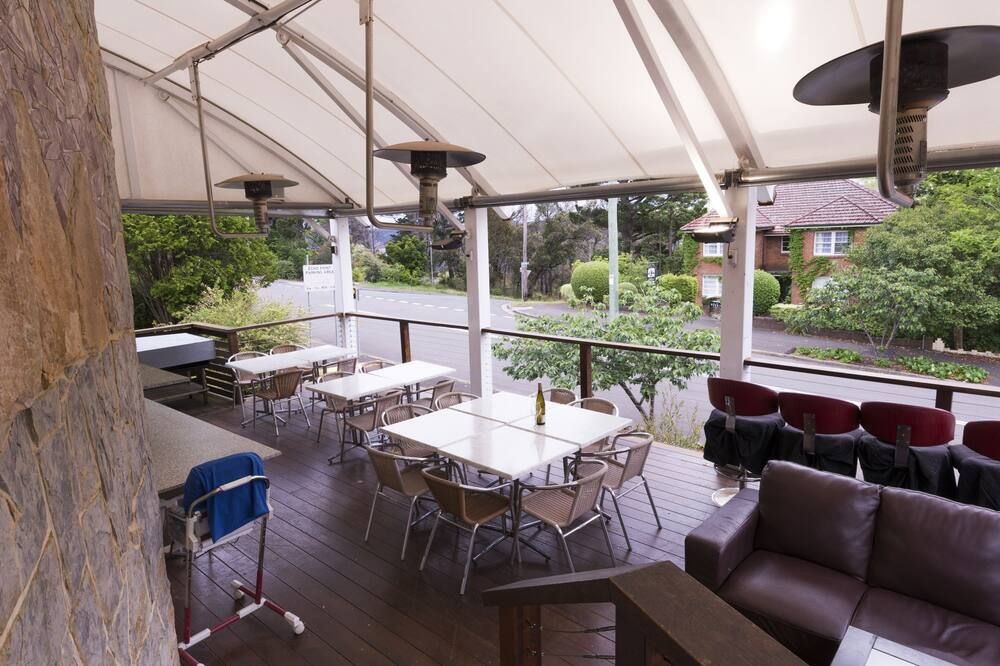 3 سسترز موتل