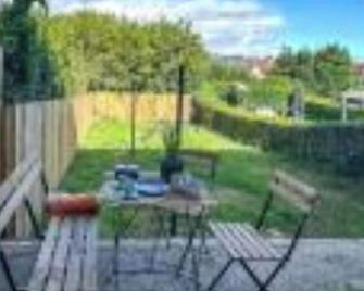 Colourful life-house near Glasgow - Clydebank - Patio